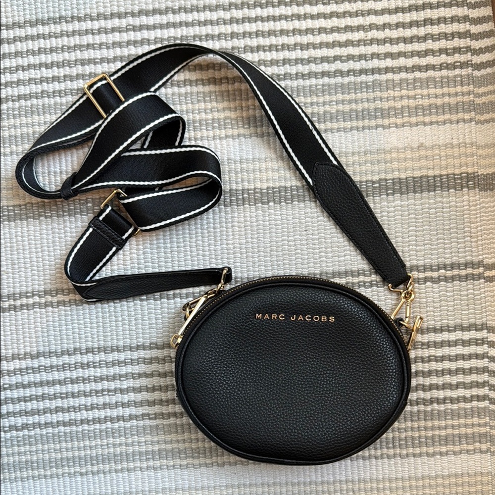 Marc Jacobs Black Pebbled Leather Round Crossbody Bag with Stripe Strap